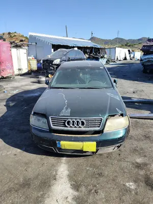 AUDI A6 BERLINA (4B2) foto 1