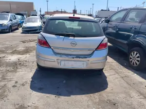 OPEL ASTRA H BERLINA foto 8