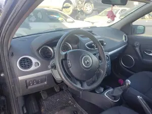 RENAULT CLIO III foto 7