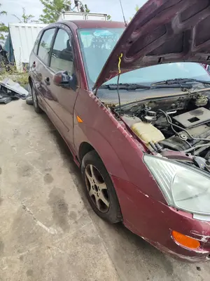 FORD FOCUS BERLINA (CAK) foto 3