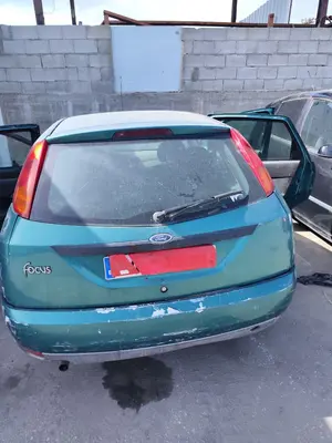 FORD FOCUS BERLINA (CAK) foto 7