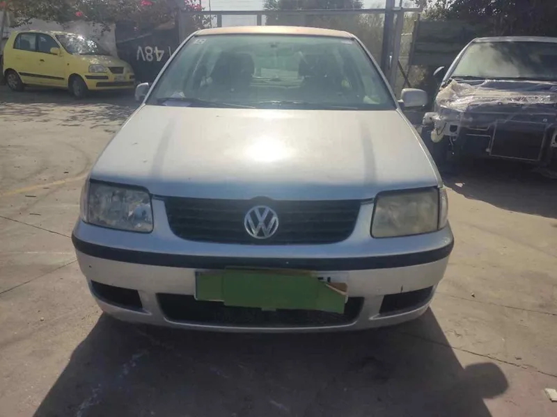 VOLKSWAGEN POLO III BERLINA (6N2)
