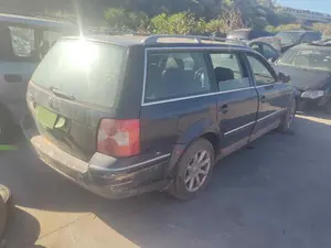 VOLKSWAGEN PASSAT BERLINA (3B3) foto 3