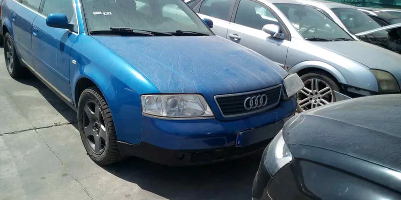 AUDI A6 BERLINA (4B2)