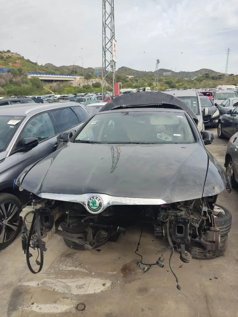 SKODA SUPERB (3T4)