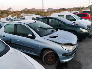 PEUGEOT 206 foto 2
