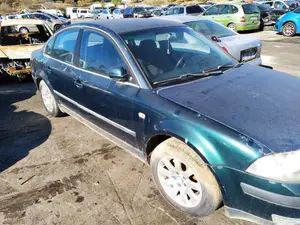 VOLKSWAGEN PASSAT BERLINA (3B3) foto 6