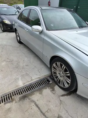 MERCEDES-BENZ CLASE E (BM 211) BERLINA foto 3