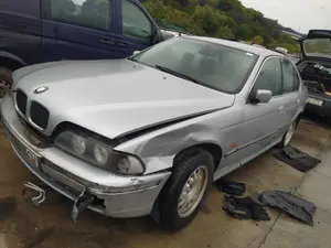 BMW SERIE 5 BERLINA (E39) foto 4