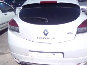 RENAULT MEGANE III COUPE foto 3