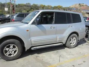 MITSUBISHI MONTERO (V60/V70) foto 2