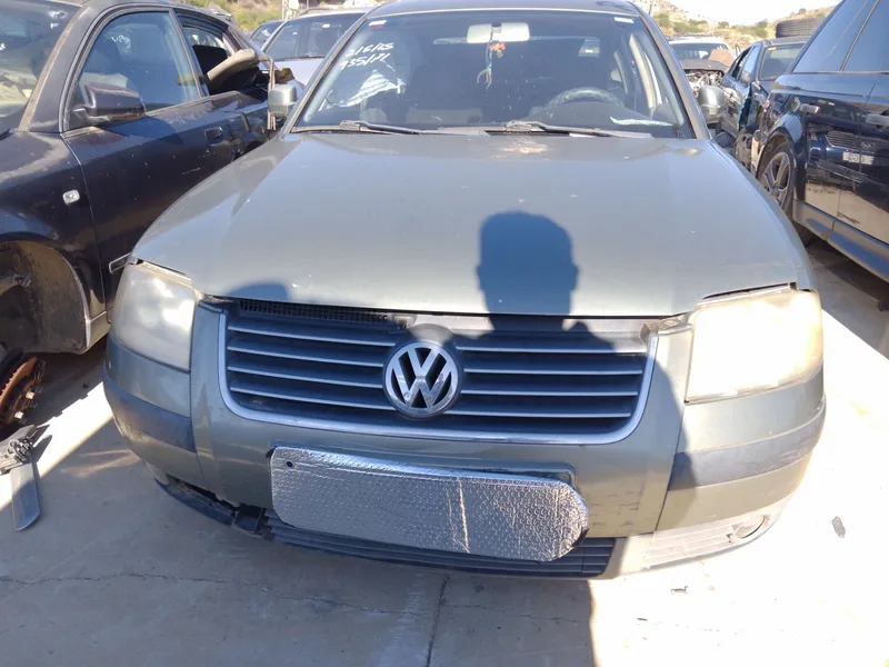 VOLKSWAGEN PASSAT BERLINA (3B3)