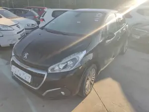 PEUGEOT 208 foto 3