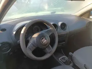 SEAT IBIZA (6L1) foto 6