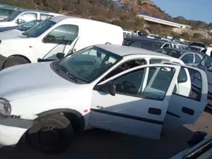 OPEL CORSA B foto 5