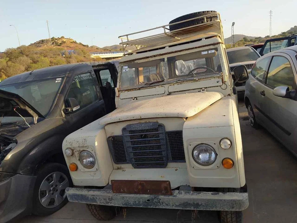 LAND ROVER 