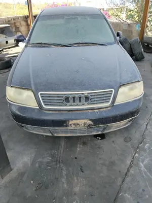AUDI A6 BERLINA (4B2) foto 1