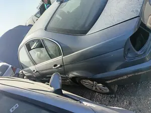 BMW SERIE 3 BERLINA (E46) foto 4