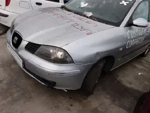 SEAT CORDOBA BERLINA (6L2) foto 2