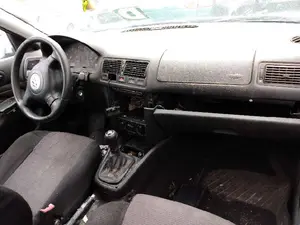 VOLKSWAGEN GOLF IV BERLINA (1J1)(10.1997) foto 3
