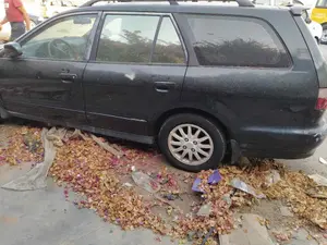 MITSUBISHI GALANT FAMILIAR (EA0) foto 5