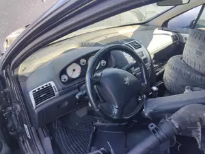 PEUGEOT 407 SW foto 2