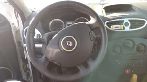 RENAULT CLIO III foto 12