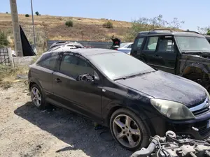 OPEL ASTRA H GTC foto 4