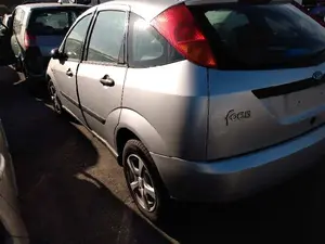 FORD FOCUS BERLINA (CAK) foto 4