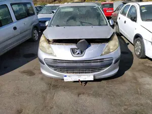 PEUGEOT 207 foto 1