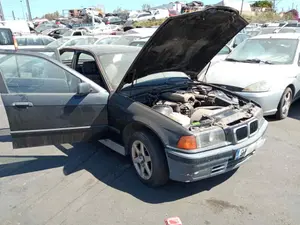 BMW SERIE 3 BERLINA (E36) foto 7