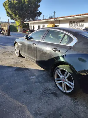 JAGUAR XE foto 6