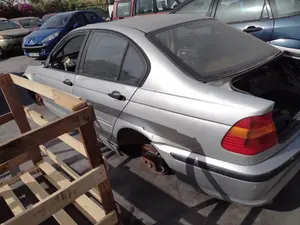 BMW SERIE 3 BERLINA (E46) foto 2