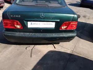 MERCEDES-BENZ CLASE E (BM 210) BERLINA foto 5
