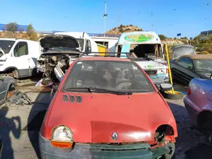 RENAULT TWINGO I (C06) foto 1