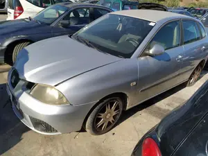 SEAT IBIZA (6L1) foto 3