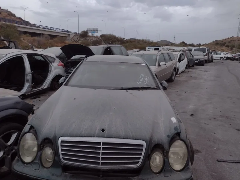 MERCEDES-BENZ CLK (BM 208) COUPE