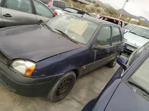 FORD FIESTA BERLINA (DX) foto 3