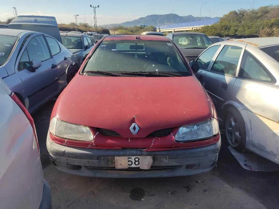 RENAULT LAGUNA (B56)