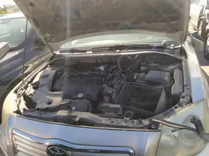 TOYOTA AVENSIS BERLINA (T25) foto 3