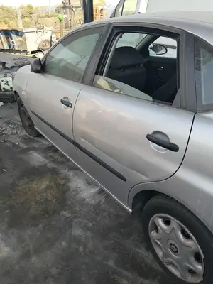 SEAT CORDOBA BERLINA (6L2) foto 5