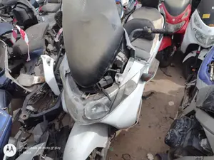 SUZUKI BURGMAN 400 foto 5