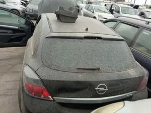 OPEL ASTRA H GTC foto 2