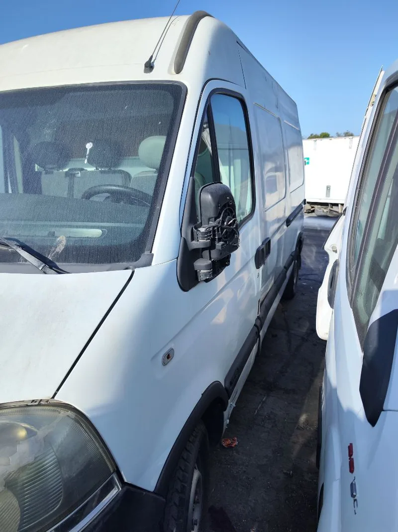 NISSAN INTERSTAR (X70)