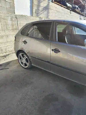 SEAT IBIZA (6L1) foto 8