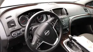 OPEL INSIGNIA BERLINA foto 3