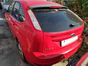 FORD FOCUS BERLINA (CB4) foto 4