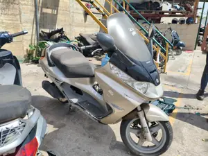 PIAGGIO (VESPA) X 8 foto 2
