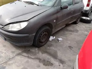 PEUGEOT 206 foto 2