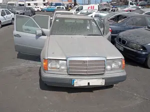 MERCEDES-BENZ CLASE 124 (BM 124) BERLINA foto 1
